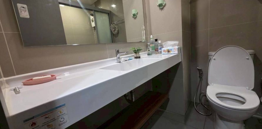 Studio dans le Condo à Khlong San, Bangkok, Thaïlande  № 160238