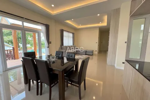 Casa de 3 dormitorios en Pattaya, Tailandia № 211648 - foto 13
