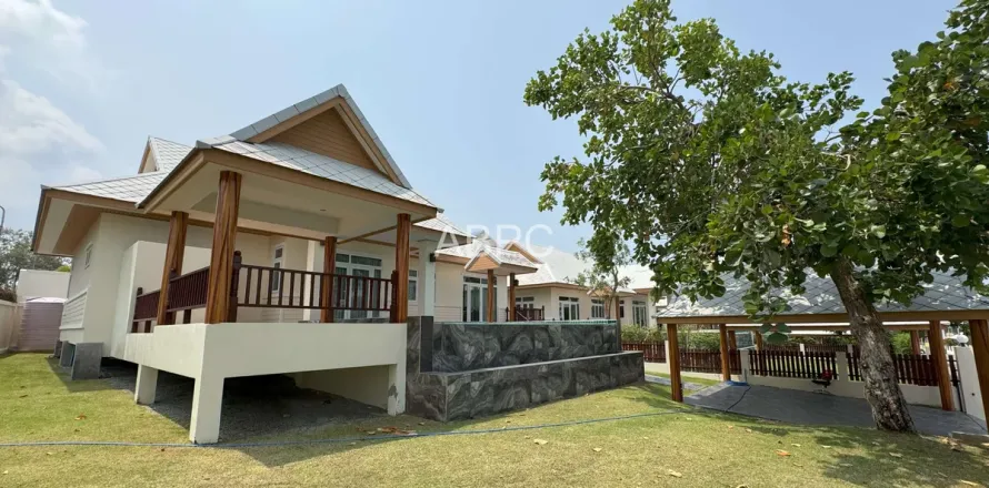 Casa de 3 dormitorios en Pattaya, Tailandia № 211648