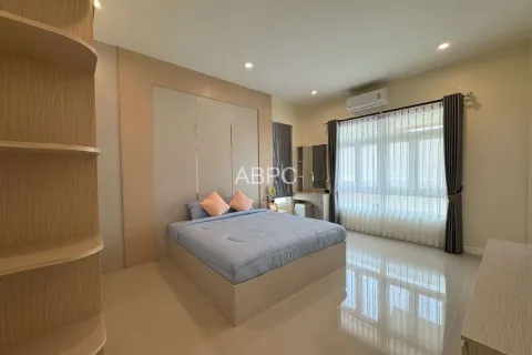 Casa de 3 dormitorios en Pattaya, Tailandia № 211648 - foto 3