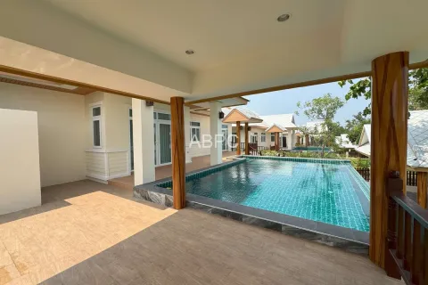 Casa de 3 dormitorios en Pattaya, Tailandia № 211648 - foto 12