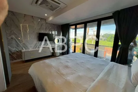 Casa de 7 dormitorios en Jomtien Beach, Pattaya, Tailandia № 211646 - foto 12