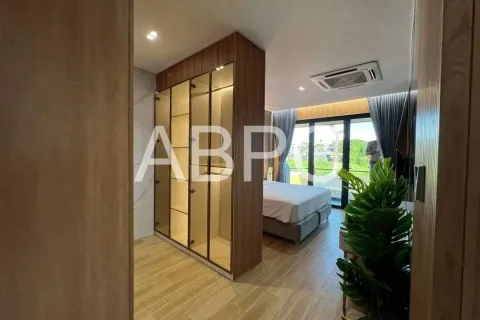 Casa de 7 dormitorios en Jomtien Beach, Pattaya, Tailandia № 211646 - foto 2