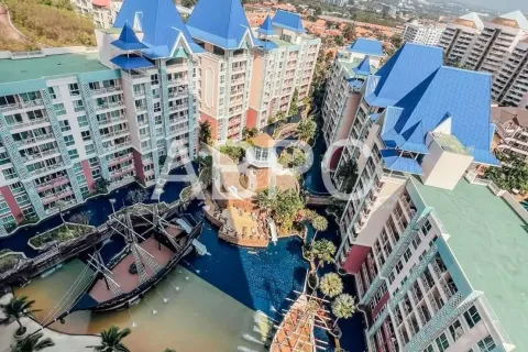 Condominio de 2 dormitorios en Jomtien Beach, Pattaya, Tailandia № 211651 - foto 3
