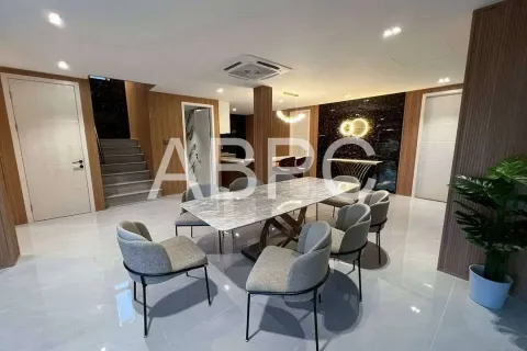 Casa de 7 dormitorios en Jomtien Beach, Pattaya, Tailandia № 211647 - foto 10