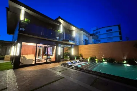 Casa de 7 dormitorios en Jomtien Beach, Pattaya, Tailandia № 211647 - foto 17