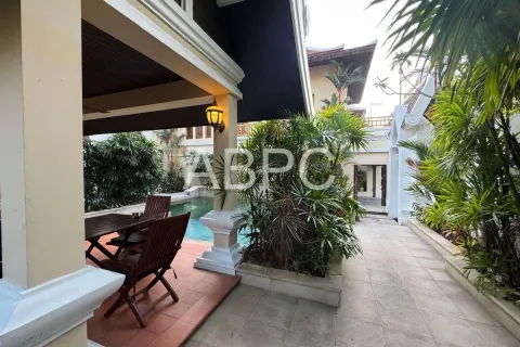 Casa de 3 dormitorios en Pattaya, Tailandia № 211645 - foto 12