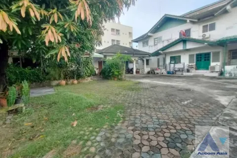 House in Dusit, Bangkok, Thailand 12 bedrooms № 218865