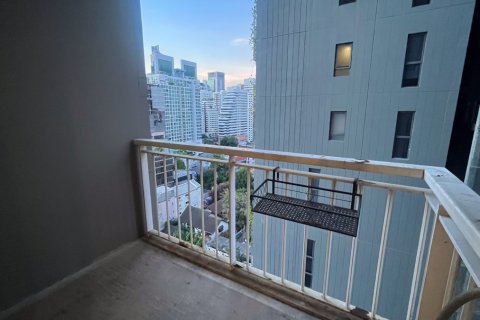 Condo à Watthana, Bangkok, Thaïlande, 2 chambres № 201029 - photo 12