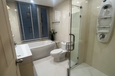 Condo à Watthana, Bangkok, Thaïlande, 2 chambres № 201029 - photo 4