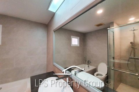 Condo in Hua Hin, Thailand, 2 bedrooms  № 168447 - photo 23