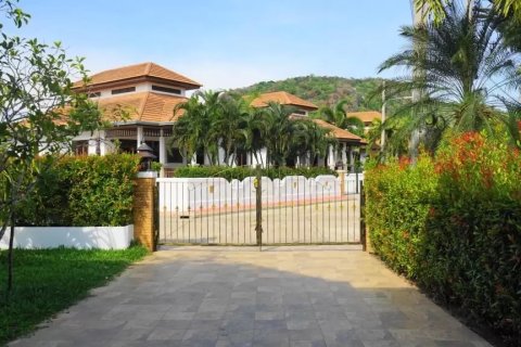 Villa in Hua Hin, Thailand 2 bedrooms № 168443 - photo 7