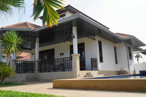 Villa in Hua Hin, Thailand 2 bedrooms № 168443 - photo 3