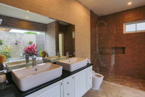Villa in Hua Hin, Thailand 3 bedrooms № 168442 - photo 18
