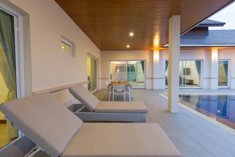 Villa in Hua Hin, Thailand 3 bedrooms № 168442 - photo 3