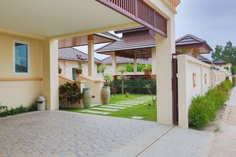 Villa in Hua Hin, Thailand 3 bedrooms № 168442 - photo 5