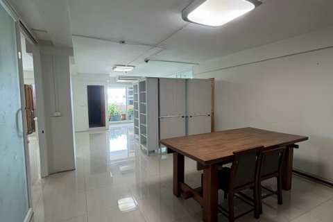 Condo in Bang Rak, Bangkok, Thailand, 4 bedrooms  № 139698 - photo 8