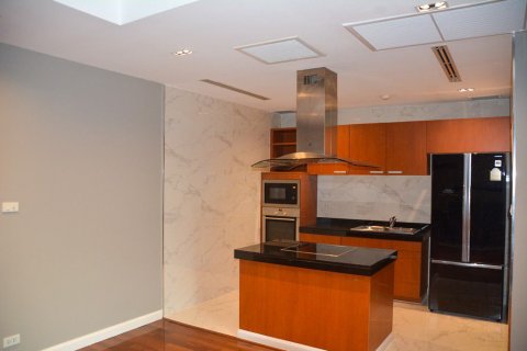 Condo in Watthana, Bangkok, Thailand, 3 bedrooms  № 159642 - photo 6