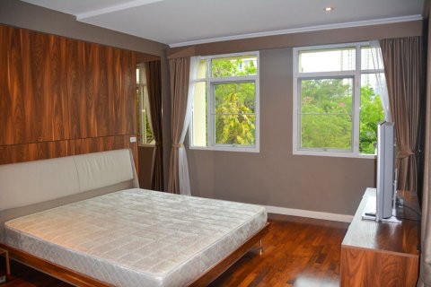 Condo in Watthana, Bangkok, Thailand, 3 bedrooms  № 159642 - photo 8