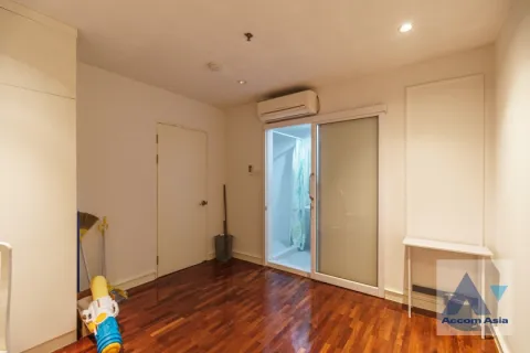 Condo in Watthana, Bangkok, Thailand, 3 bedrooms № 215603 - photo 17