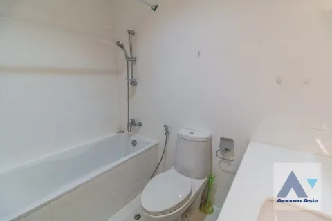 Condo in Watthana, Bangkok, Thailand, 3 bedrooms № 215603 - photo 10