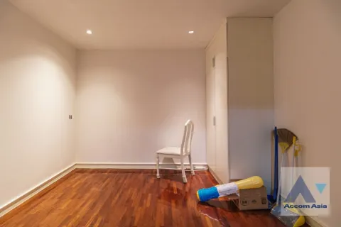 Condo in Watthana, Bangkok, Thailand, 3 bedrooms № 215603 - photo 18