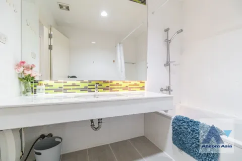 Condo in Watthana, Bangkok, Thailand, 3 bedrooms № 215603 - photo 16