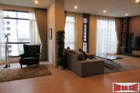 Apartment in Bangkok, Thailand 3 bedrooms № 192957 - photo 4