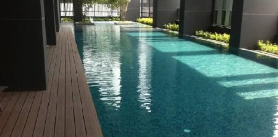 Apartment in Bangkok, Thailand 3 bedrooms № 192957