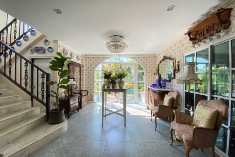 Commercial property in Chiang Mai, Thailand 2000 sq.m. № 160064 - photo 12