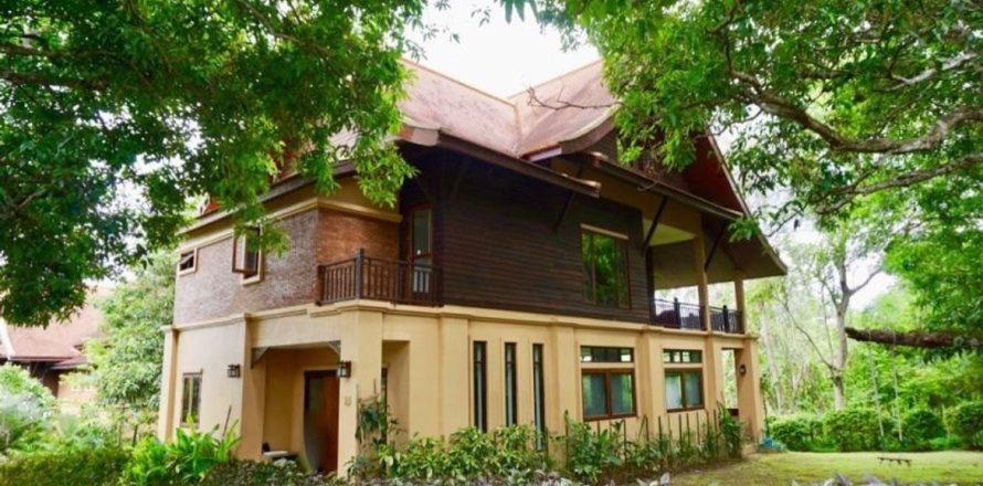 House in Chiang Mai, Thailand 4 bedrooms № 160061