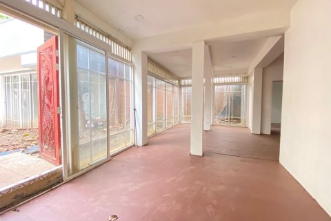 Propriété commerciale à Chiang Mai, Thaïlande 900 m2 № 160060 - photo 17