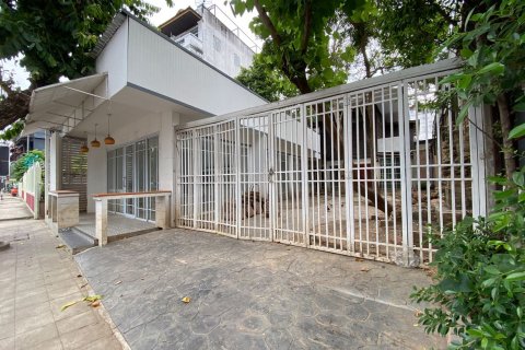 Propriété commerciale à Chiang Mai, Thaïlande 900 m2 № 160060 - photo 2