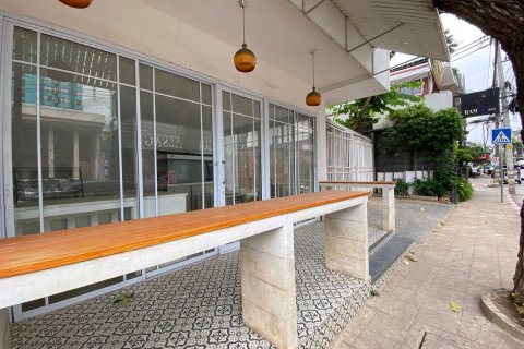 Commercial property in Chiang Mai, Thailand 900 sq.m. № 160060