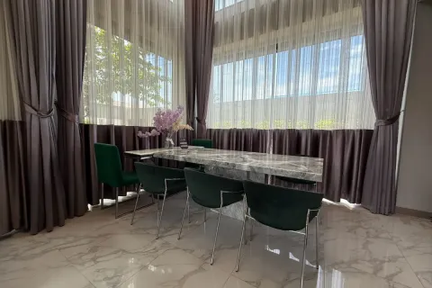 Casa de 4 dormitorios en Pattaya, Tailandia № 212219 - foto 4