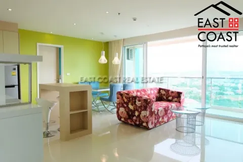 Condominio de 2 dormitorios en Jomtien Beach, Pattaya, Tailandia № 212215 - foto 2
