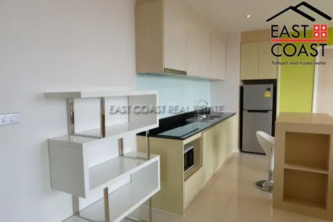 Condominio de 2 dormitorios en Jomtien Beach, Pattaya, Tailandia № 212215 - foto 4