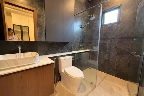 Casa de 5 dormitorios en Pattaya, Tailandia № 212218 - foto 18