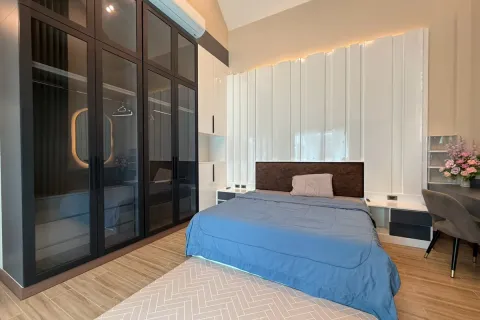 Casa de 5 dormitorios en Pattaya, Tailandia № 212218 - foto 8