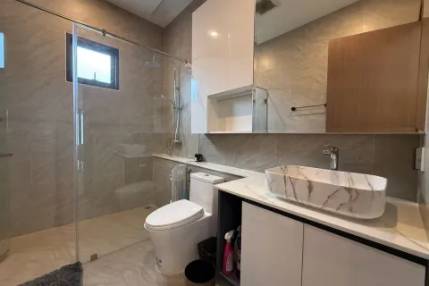 Casa de 5 dormitorios en Pattaya, Tailandia № 212217 - foto 21