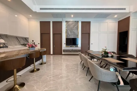 Casa de 5 dormitorios en Pattaya, Tailandia № 212217 - foto 5