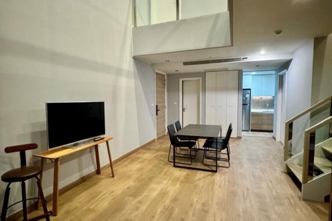 Кондоминиум с 2 спальнями в Ваттхане, Бангкок, Таиланд № 147063 - фото 2