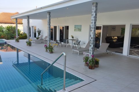 Villa in Pattaya, Thailand 3 bedrooms № 139492 - photo 8