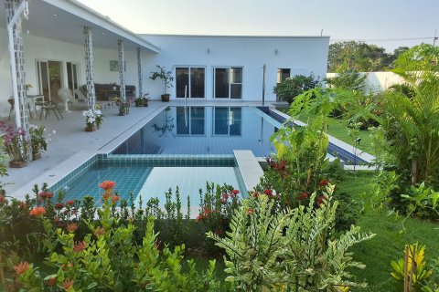 Villa in Pattaya, Thailand 3 bedrooms № 139492 - photo 21