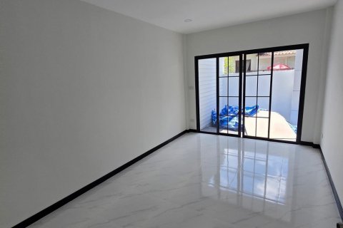 House in Phuket, Thailand 3 bedrooms № 139489 - photo 12