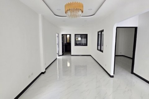 House in Phuket, Thailand 3 bedrooms № 139489 - photo 8