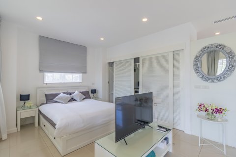 Studio in the Condo in Phuket, Thailand  № 139490 - photo 2