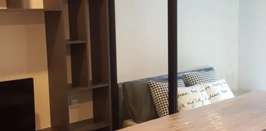 Studio dans le Condo à Pathum Wan, Bangkok, Thaïlande  № 154265