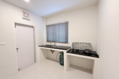 Maison à Bang Kaeo, Thaïlande 3 chambres № 154264 - photo 6