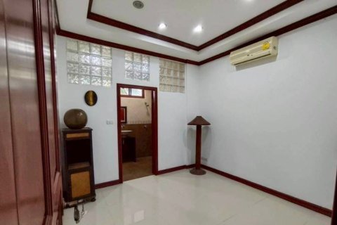 House in Hua Hin, Thailand 3 bedrooms № 154268 - photo 12